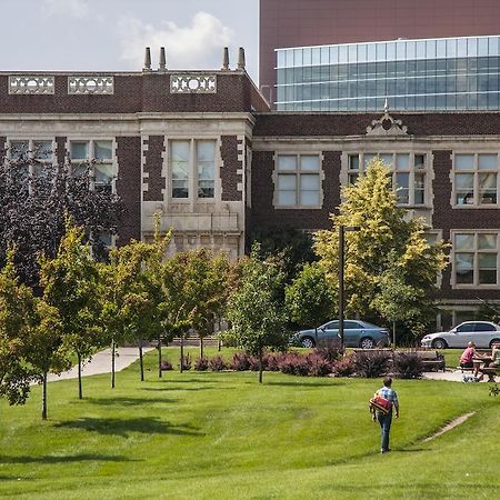 University Of Alberta - Hotel Edmonton Exterior foto